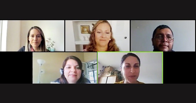 Una captura de pantalla de una reunión a través de la plataforma Zoom con la imagen de cinco personas